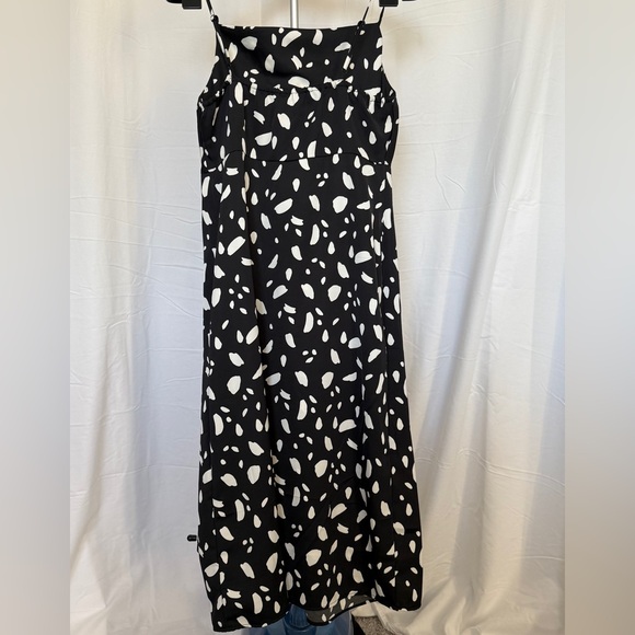 Old Navy black and white pattern midi dress - Picture 2 of 5